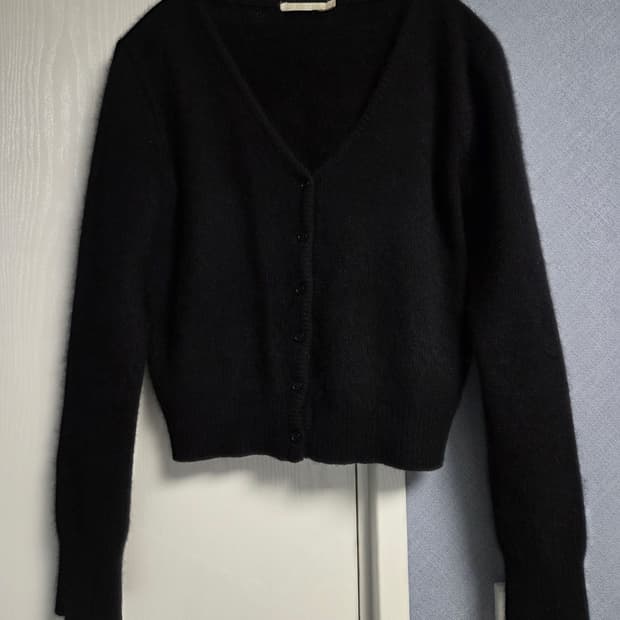 그로브 앙고라 브이넥 가디건 블랙