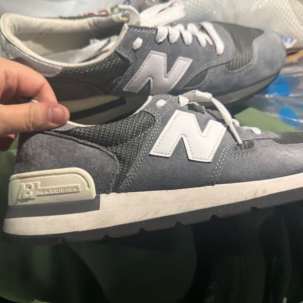 뉴발란스 m990v1  gry