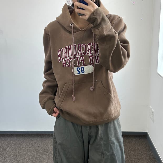 Abercrombie 아베크롬비 스펠아웃로고 브라운 후드티