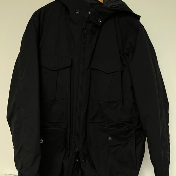 유니클로 엔지니어드 가먼츠 퍼프테크 파카