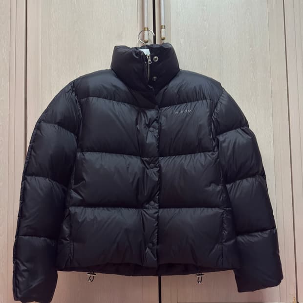 [36]아크네 패딩