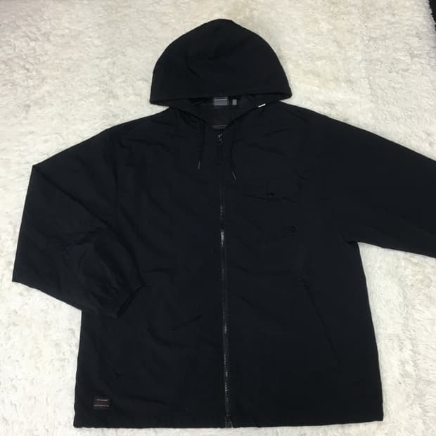 뉴발란스 포켓 바람막이자켓 CC13