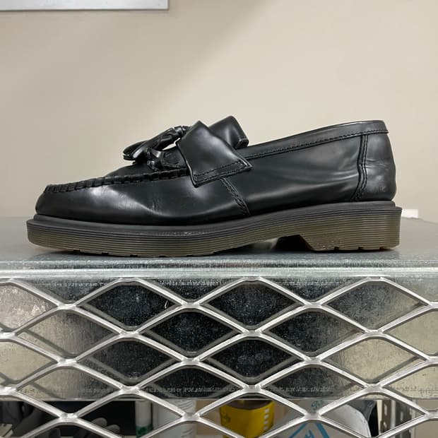 닥터마틴 아드리안 태슬 로퍼 블랙 uk8 (gr-4143)