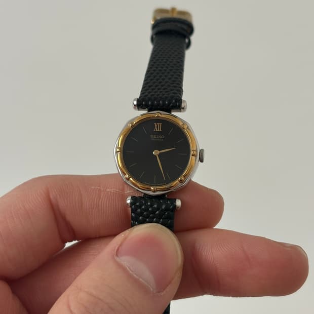 1980s Black Dial Gold Bezel Ladies Quart