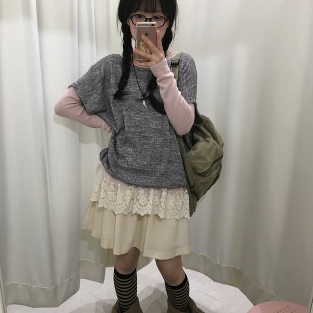 아이보리 플레어 미니 스커트
