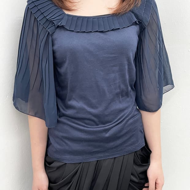네이비 플리츠 프릴 탑 