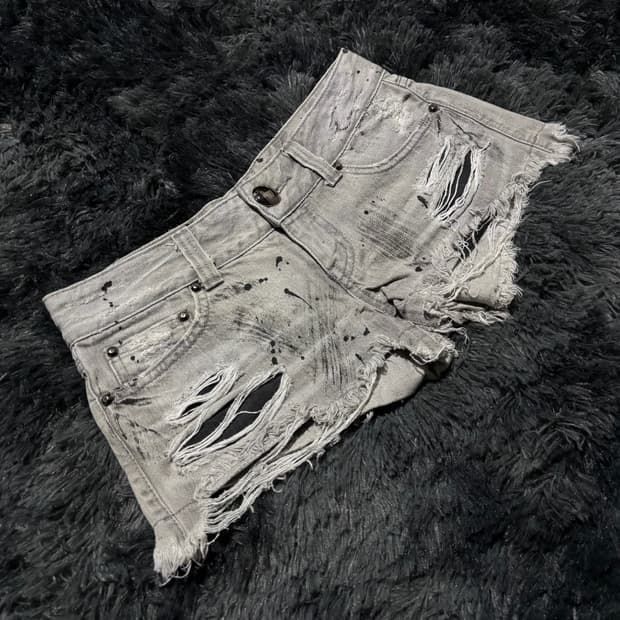 Lip Service 그런지 워싱 마이크로 숏츠