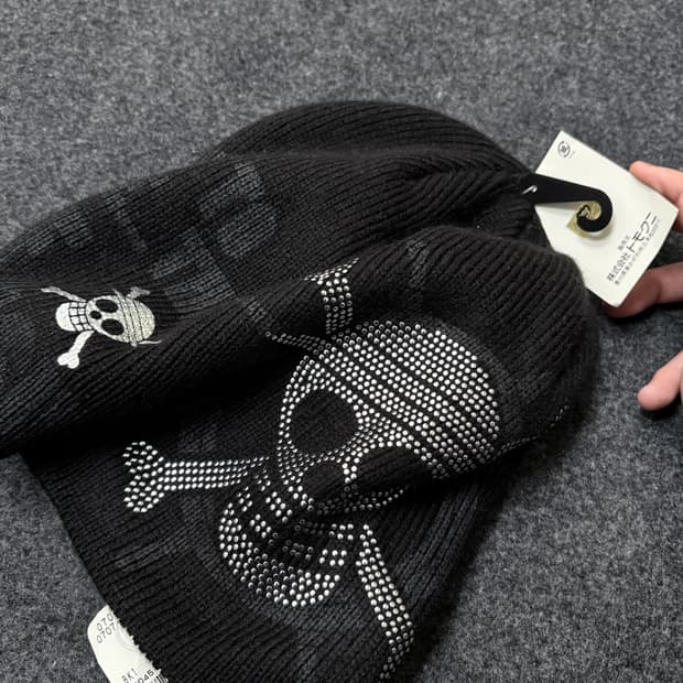 "onepiece" Skull rhinestone beanie