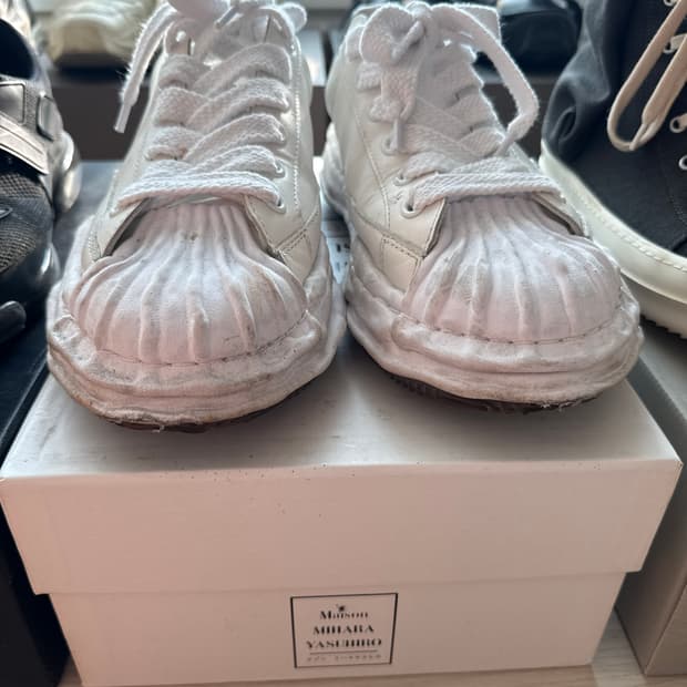 미하라야스히로 블래키 화이트 가죽 44사이즈