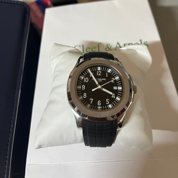 파텍 필립 아쿠아넛 40mm 5167A-001 블랙 다이얼