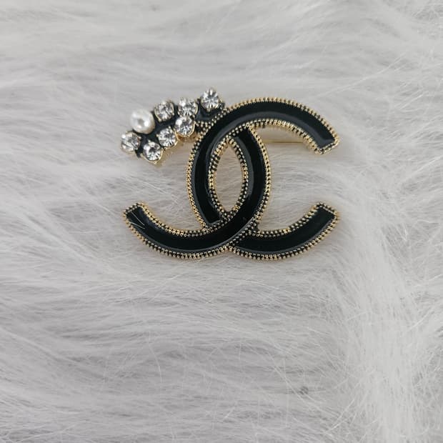 샤넬 브로치