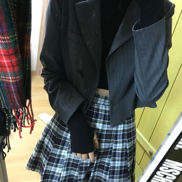 오드원아웃 크롭 자켓 그레이