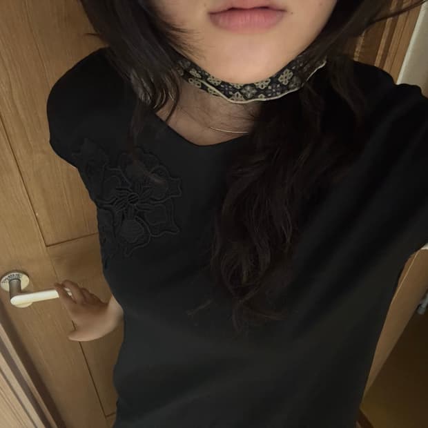 꽃 자수 블라우스 티셔츠