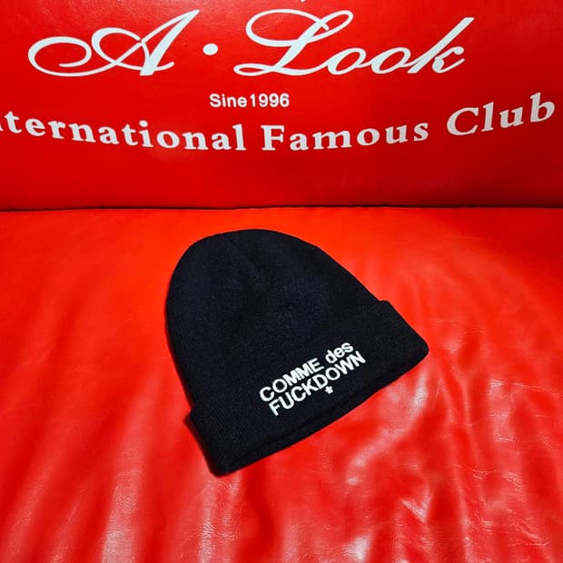 꼼데퍽다운(COMME des FUCKDOWN) 비니 