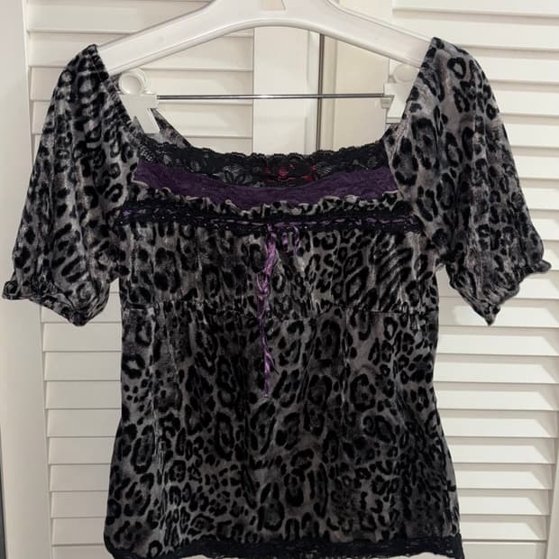 Cleo pearl 레오파드 블라우스 퍼플 호피 갸루 반팔 슬림핏
