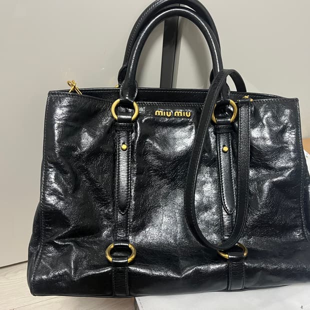 미우미우 비첼로 숄더백