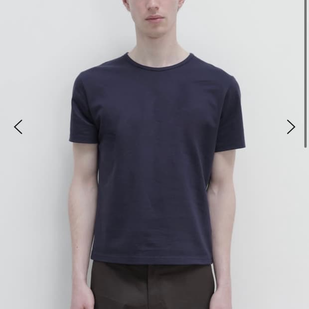 (구해요)Pin t-shirt (Purple blue)46