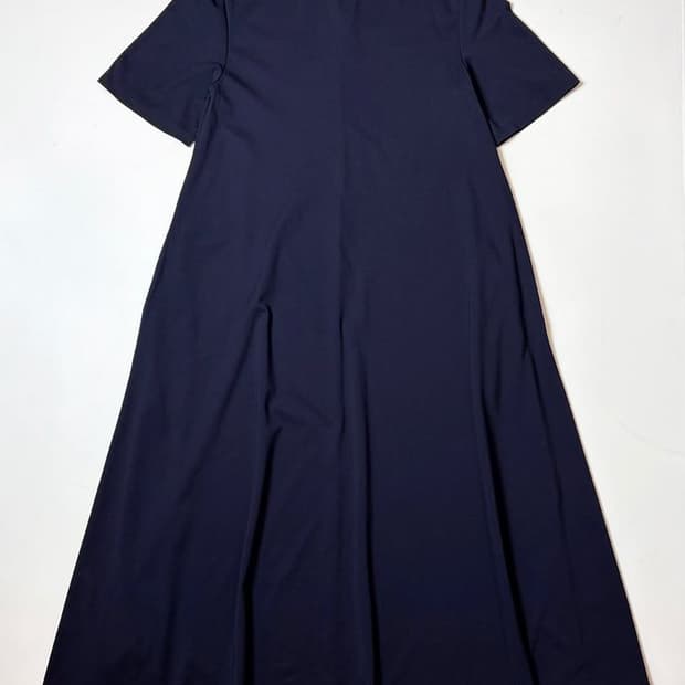 코스 미니멀 롱 볼륨 원피스 PN9425