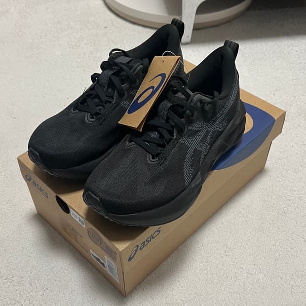 아식스 노바블라스트5 227.5사이즈 새제품