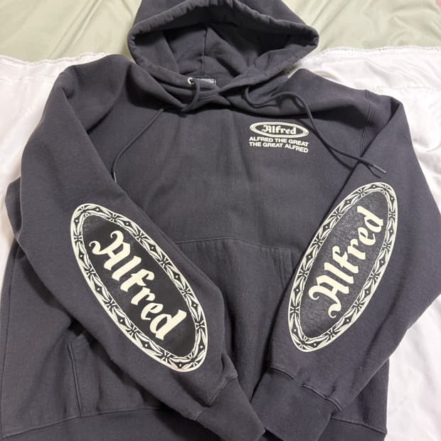 Alfred og 후드