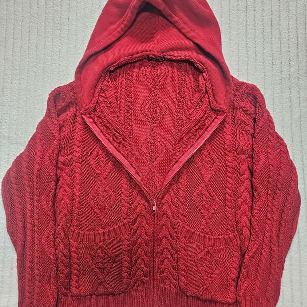 브랜디멜빌 레드 컬러 꽈배기 니트 집업