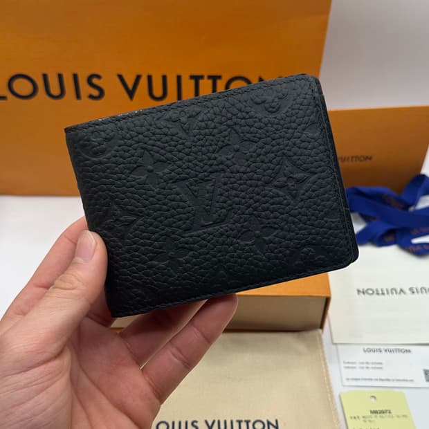 루이비통 토뤼옹 반지갑