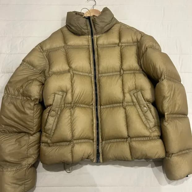 이로 구스 싸게 팝니다.