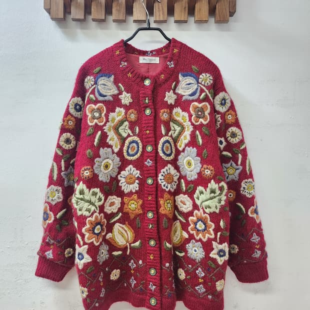 인본빈티지 플라워자수스웨터