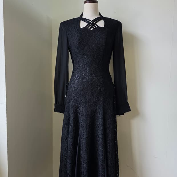 블랙 레이스 아일렛 포인트 롱 드레스 원피스