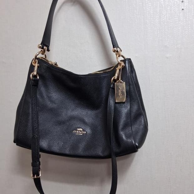 코치 블랙 가죽 숄더 겸 크로스백 최고의컨디션