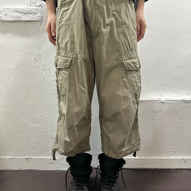 Uniqlo cargo capri pants