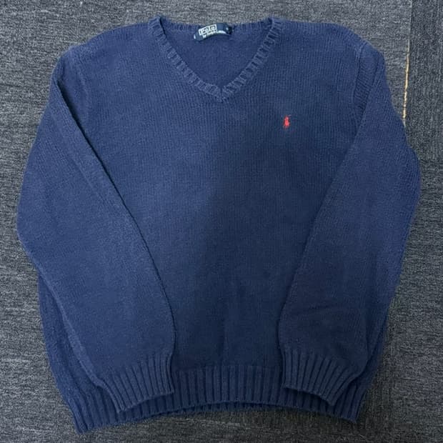 폴로 네이비 브이넥 니트