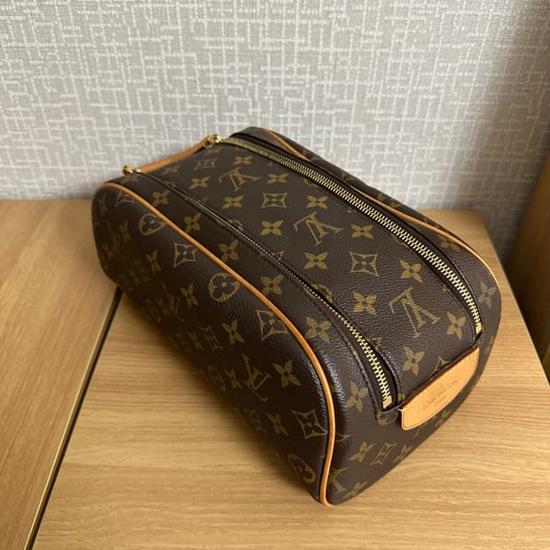 루이비통 모노그램 돕 키트 