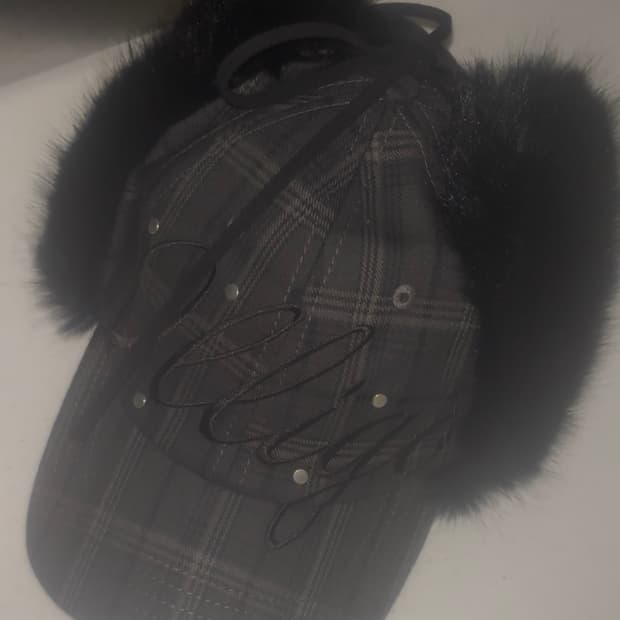 일리고 플러피 이어플랩 캡 그레이 한정컬러