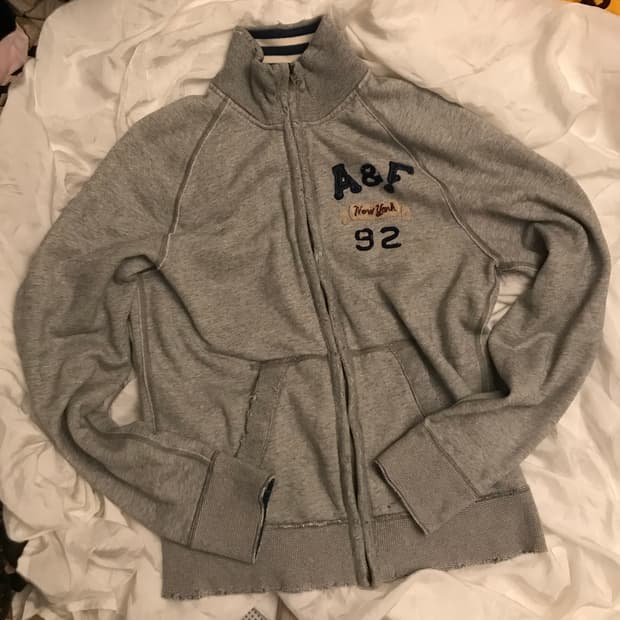 Abercrombie 아베크롬비 오버핏 데미지 집업