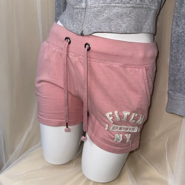 M Abercrombie 딸기우유 숏팬츠