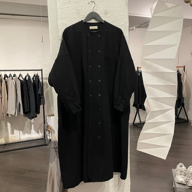 랑데뷰 오 글로브 버튼 디테일 울 코트