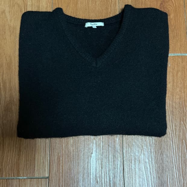 타일레 브이넥 알파카 니트