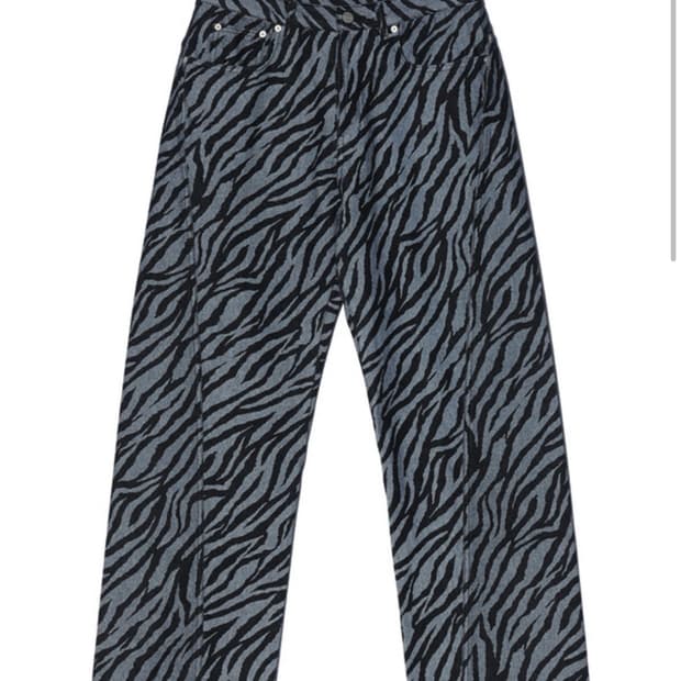 WESKEN ZEBRA TWISTED DENIM PANTS (1)