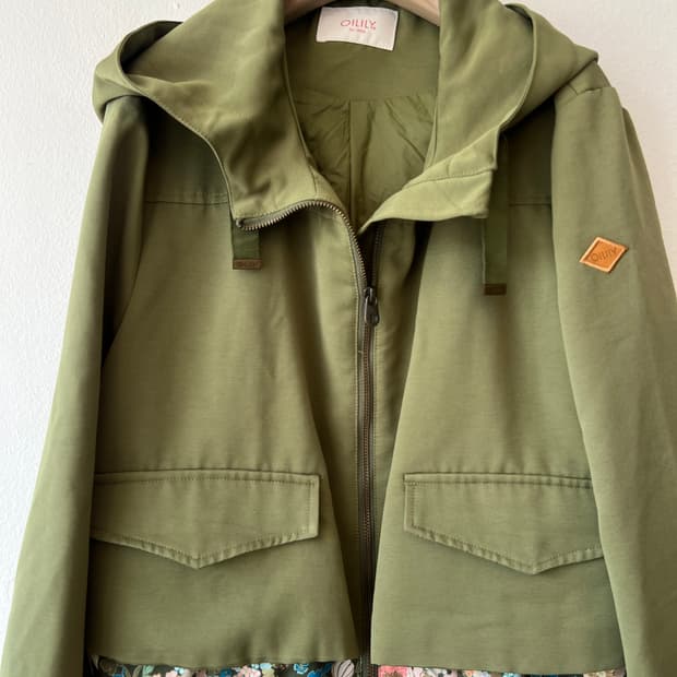 오일릴리 여성 카키 후드바람막이점퍼 간절기점퍼