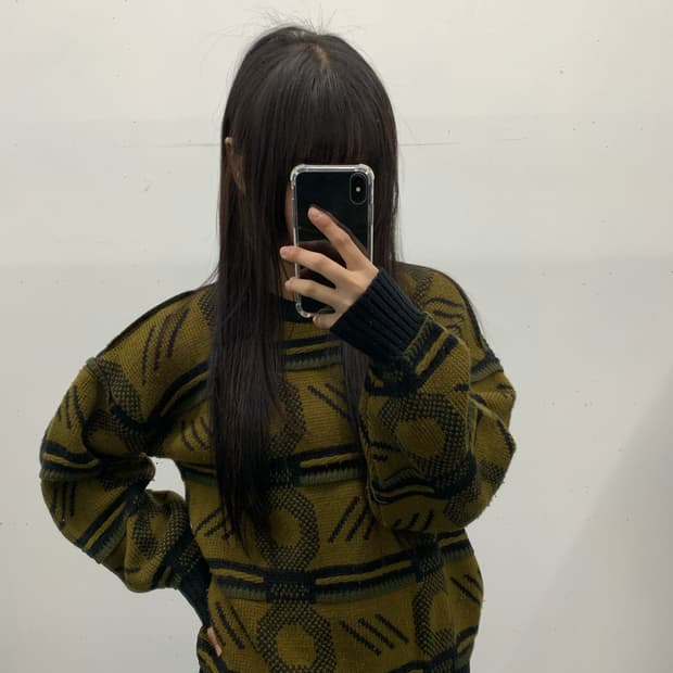 올리브 패턴 니트