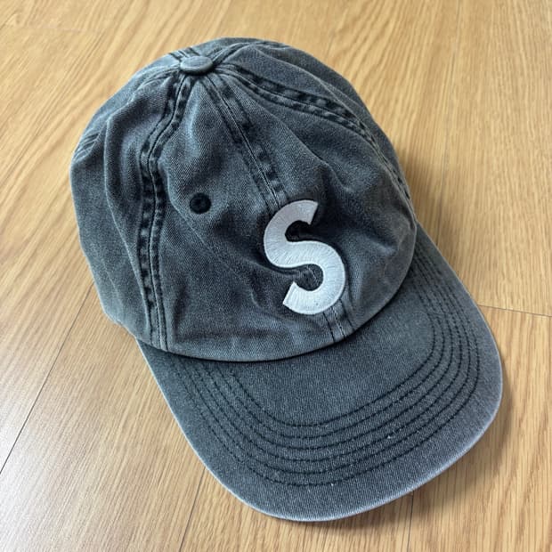 슈프림 피그먼트 프린트 s로고 6패널 캡 모자 블랙 