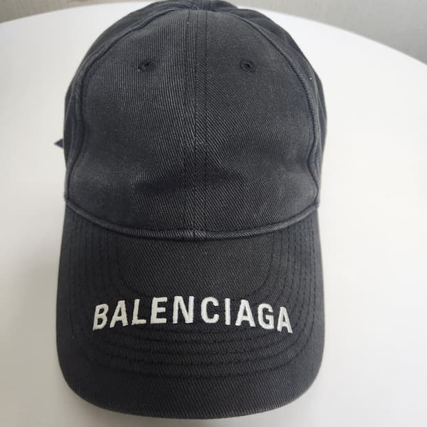 발렌시아가 볼캡 모자