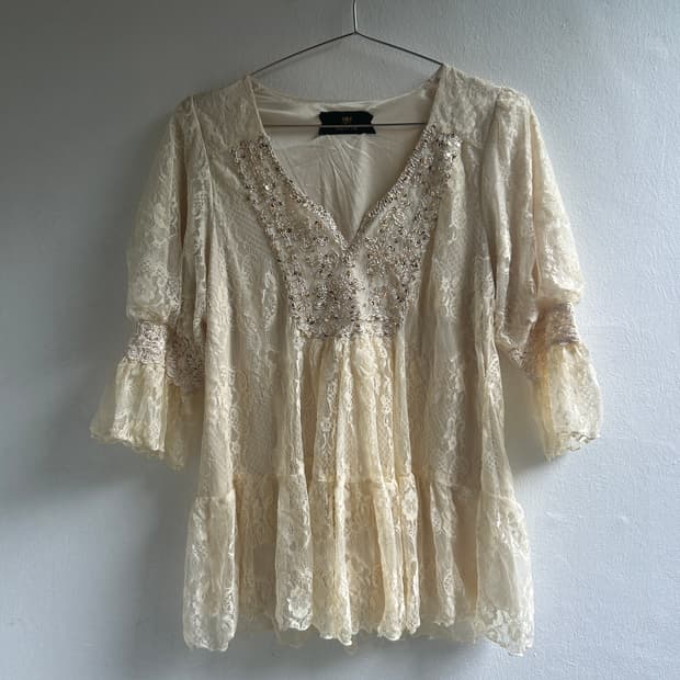 레이스 블라우스 