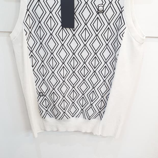 여성 와이드앵글 골프니트조끼90
상태깨끗아주좋아요 
이뻐요