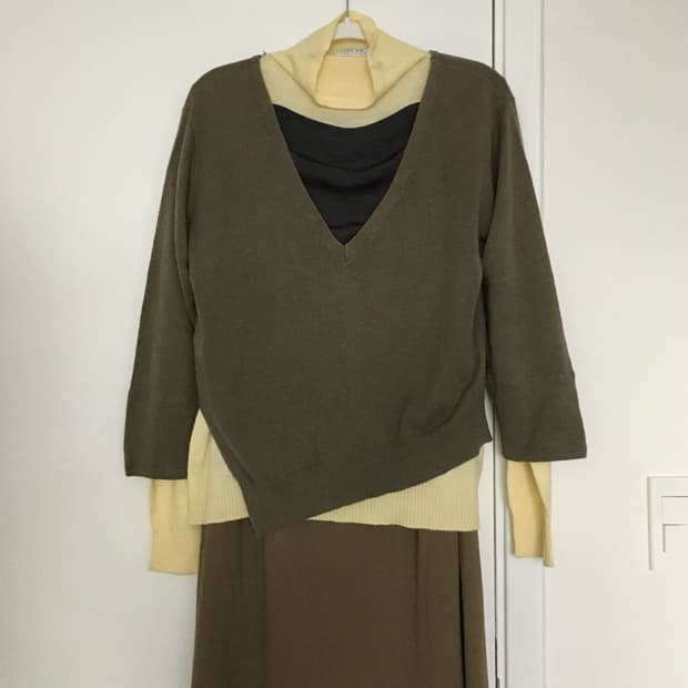 VTG Unbalance Khaki Knit Sweater