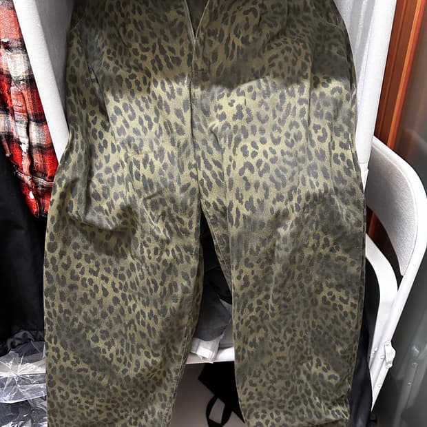 이알에스코 레오파드 배기 트라우져스_카키 2사이즈