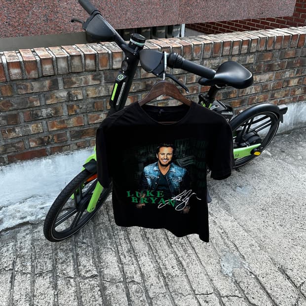 Luke Bryan Kick the Dust Up Tour Tee