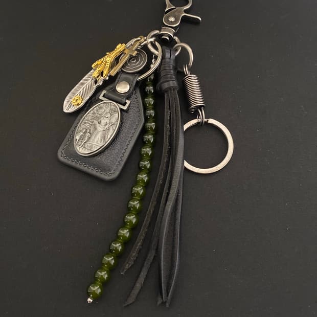 성화 팬던트 키링