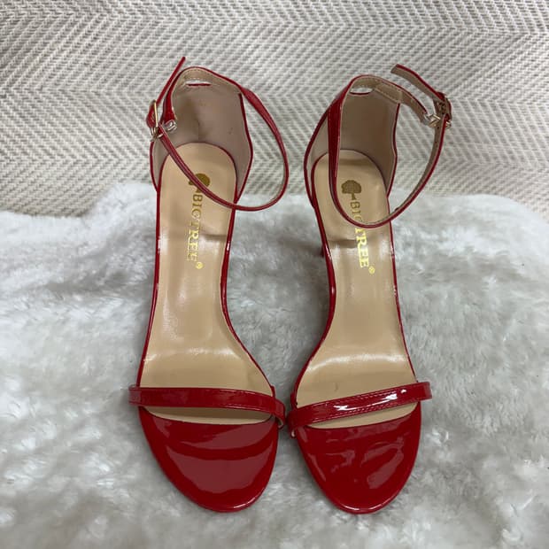 빅트리(BIGTREE)레드 에나멜 앵클 스틸레토 힐 스트랩 샌들